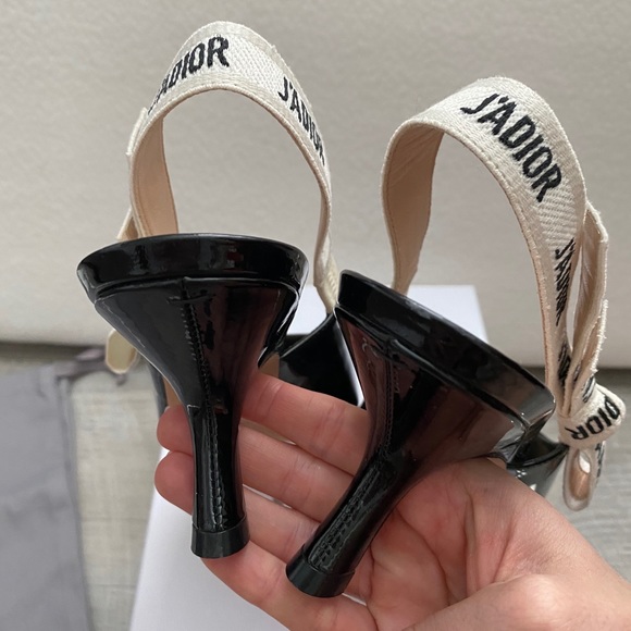 ⭐️ DIOR PATENT BLACK J’ADIOR SLINGBACKS 38 ⭐️ - Picture 4 of 11